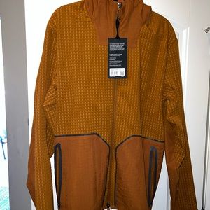 Men’s Lululemon “Water-Repellent Fleece Jacket” Color: Butternut Brown